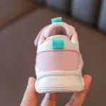 أحذية رياضية عصرية للفتيات غير قابلة للانزلاق